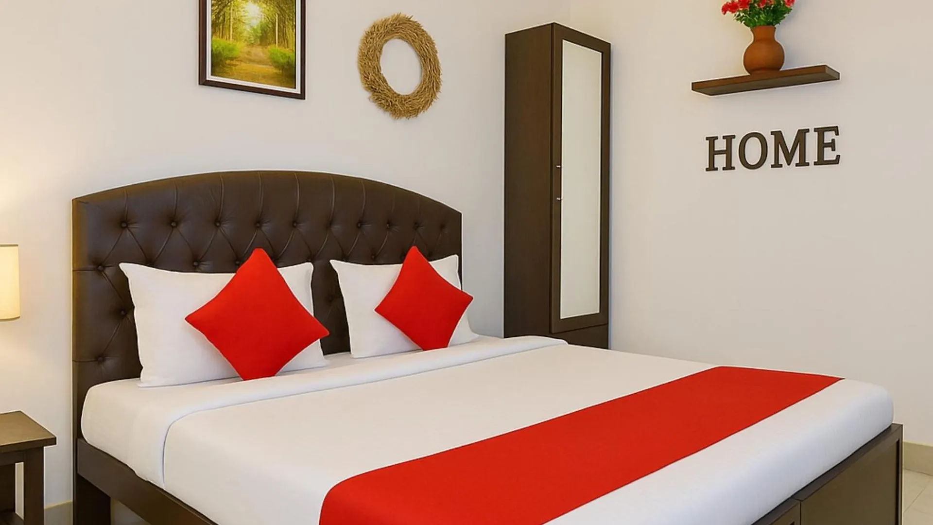 Hotel Premium Temple City Palace Near Kashi Vishwanath Temple And Ganga Ghat -With Fully Air Conditioned- Lift - Wifi - Room Service - A Luxury Room In Varanasi